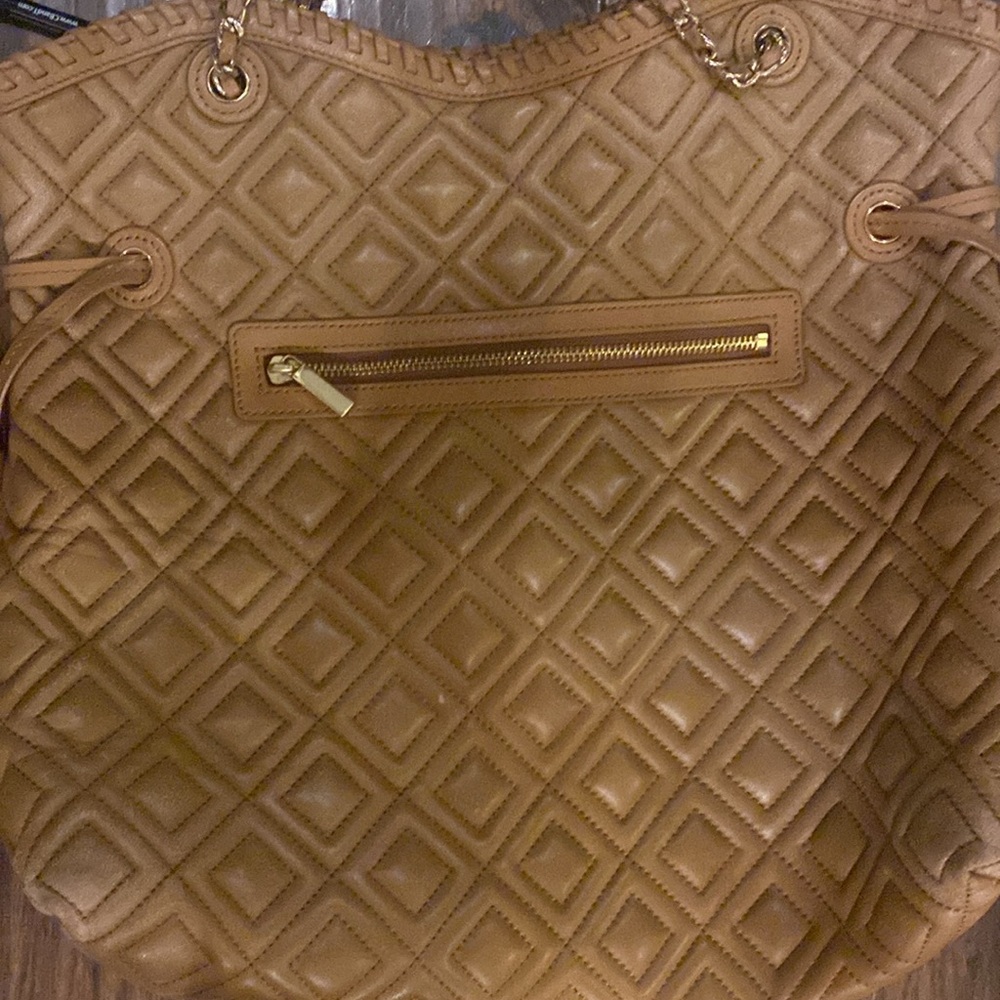 Tory Burch Tan Gold Quilted Shoulder Bag - Picture 9 of 11